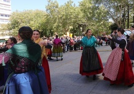 Bailes en el parque del Salón de la capital, este martes.