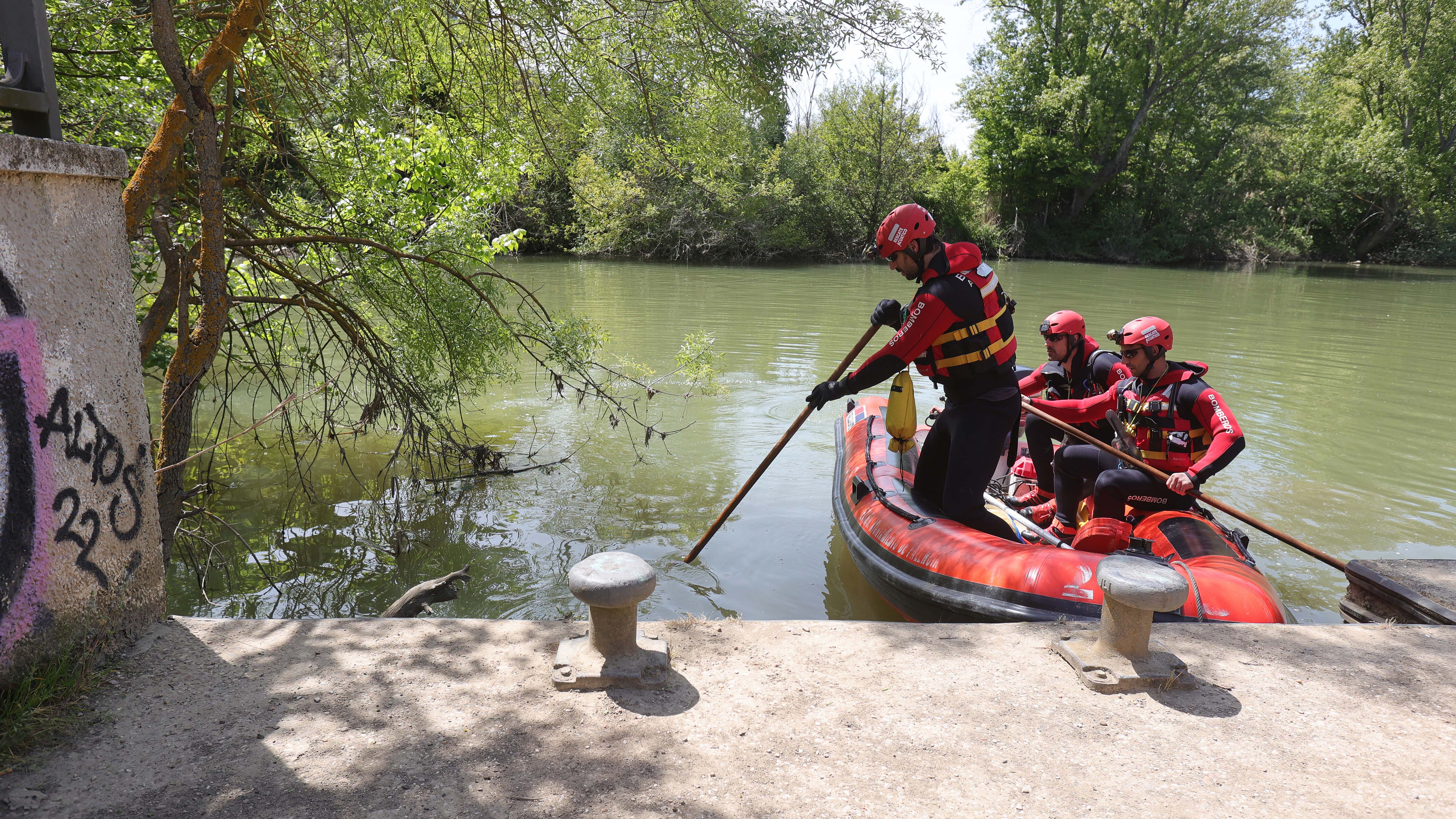 Bomberos buscan a un anciano en las inmediaciones del río Carrión