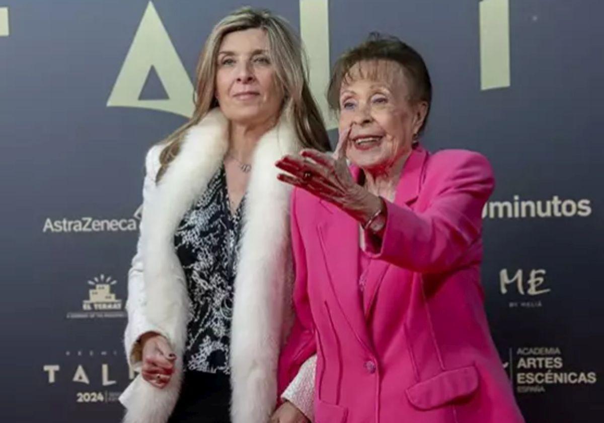 Gemma Cuervo con su hija Natalia en la gala de los Premios Talia 2024.