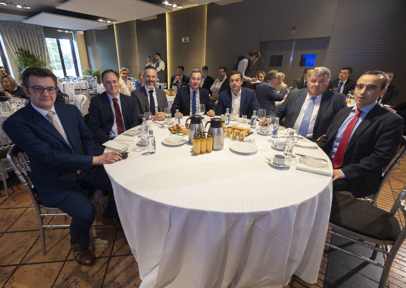 Pablo Carretero (Collosa), Juan Ignacio Echarren (Lener), Jesús García (Collosa), Jaime Díez-Astrain (abogado), Urbano Aníbarro (Suministros Eólicos) y Enrique Pascual y Miguel Sanz (D.O. Ribera del Duero).