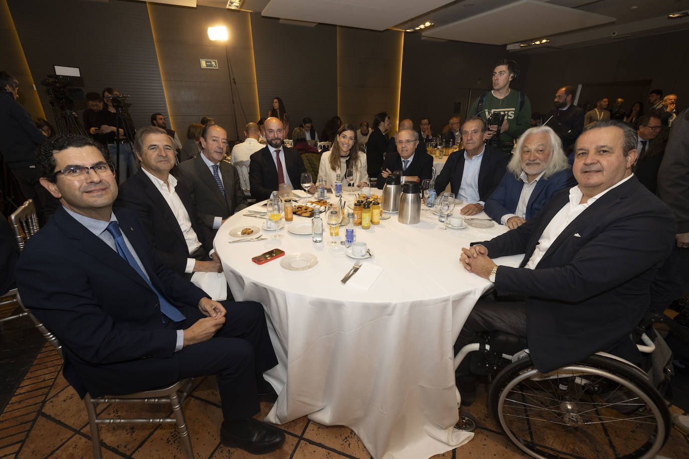 Eduardo Estévez (EFCL), Pablo Garrido (Lingotes Especiales), Félix García de Fuentes (Ker2000), David Fermiñán (Banco Sabadell), María José Tapia (Naturpellet), Arturo Rodríguez-Monsalve (Fragonard), Federico Arias (Club Raqueta), Luis Valín (Oblanca) e Ignacio Tremiño (Fundación ONCE).
