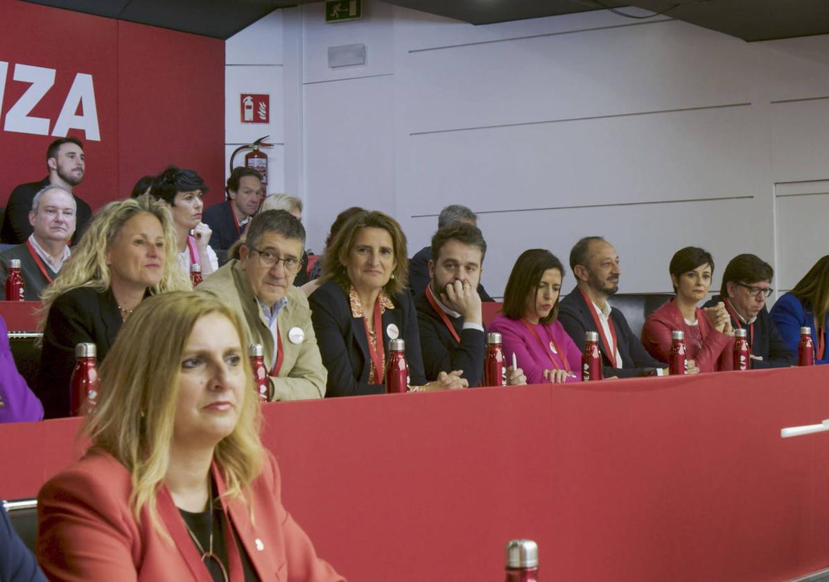 Reunión ayer sábado del comité federal del PSOE en su sede de Ferraz para mostrar su apoyo a Pedro Sánchez.