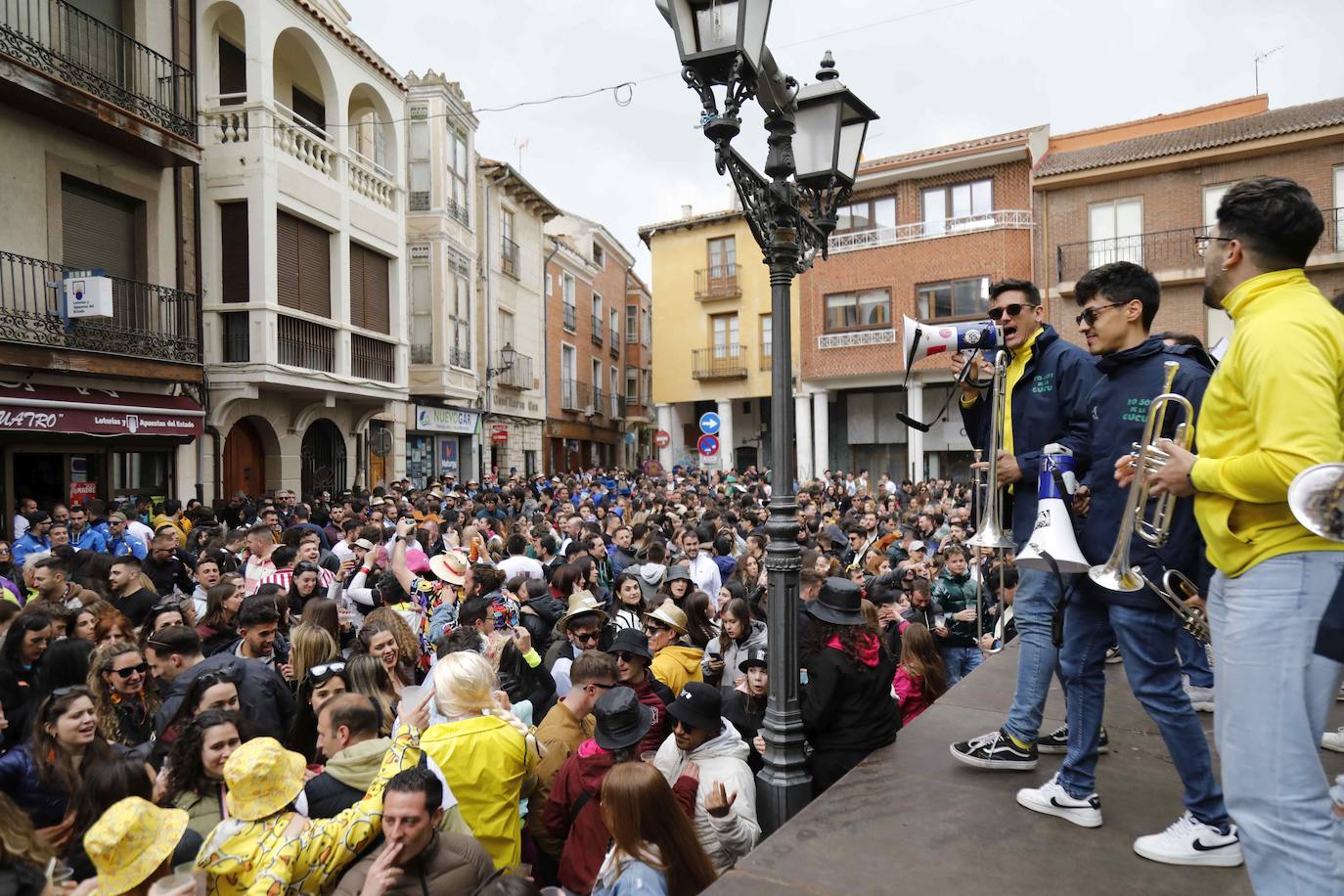 Las charangas de Peñafiel, en imágenes