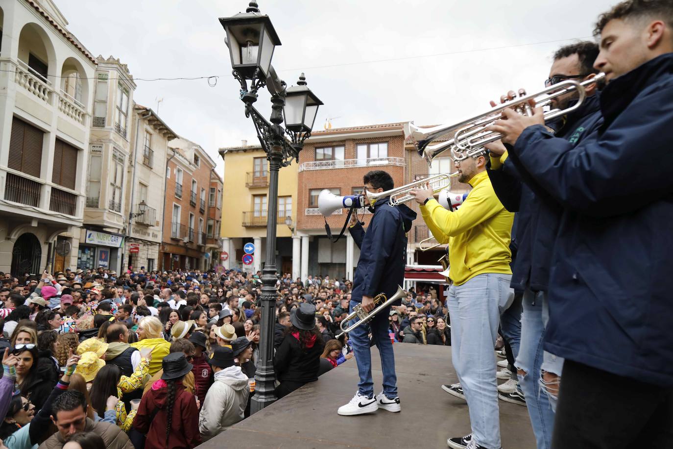 Las charangas de Peñafiel, en imágenes