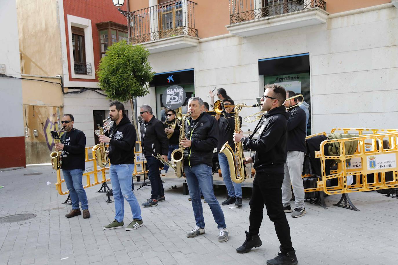 Las charangas de Peñafiel, en imágenes