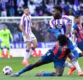 Boyomo y Tárrega se llevan el sobresaliente del Real Valladolid ante el Huesca