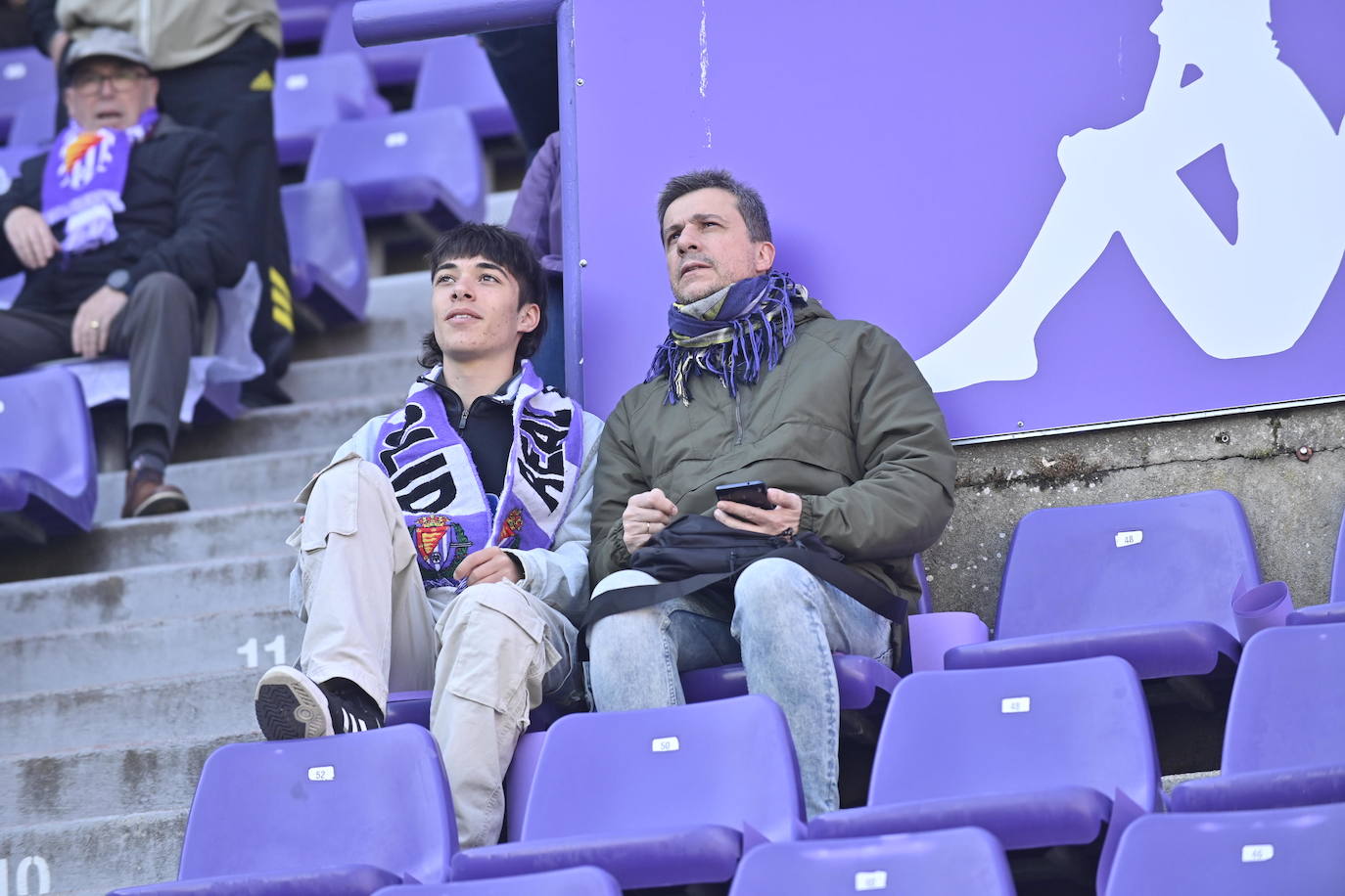 Búscate en la grada del estadio José Zorrilla (1/4)