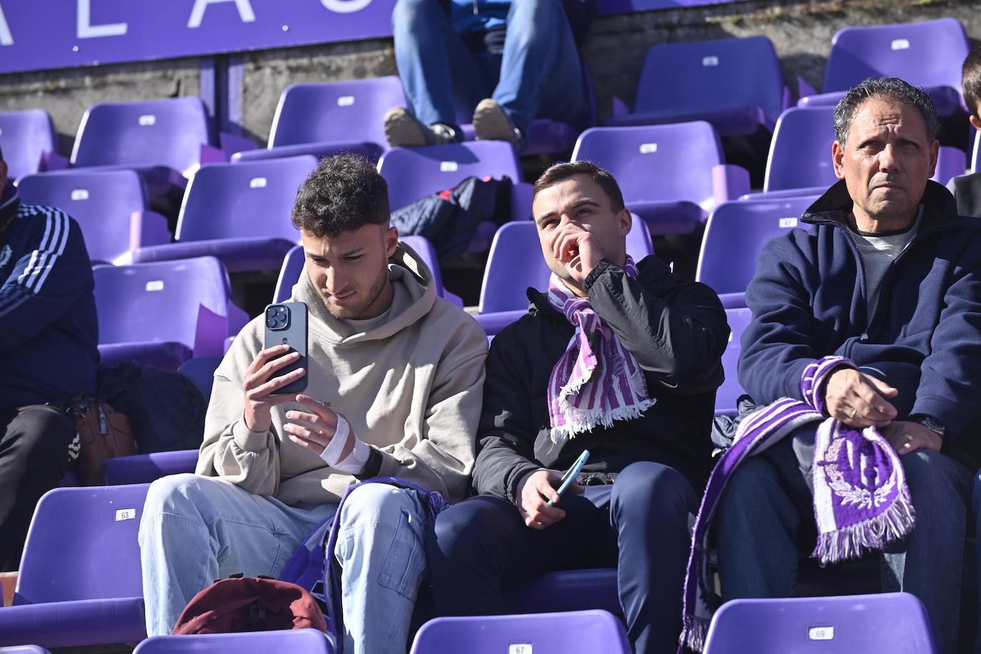 Búscate en la grada del estadio José Zorrilla (1/4)