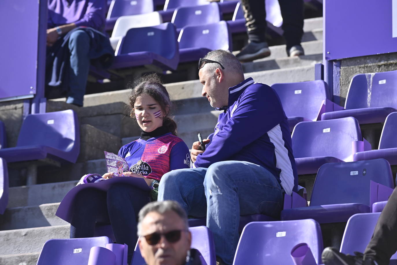 Búscate en la grada del estadio José Zorrilla (1/4)