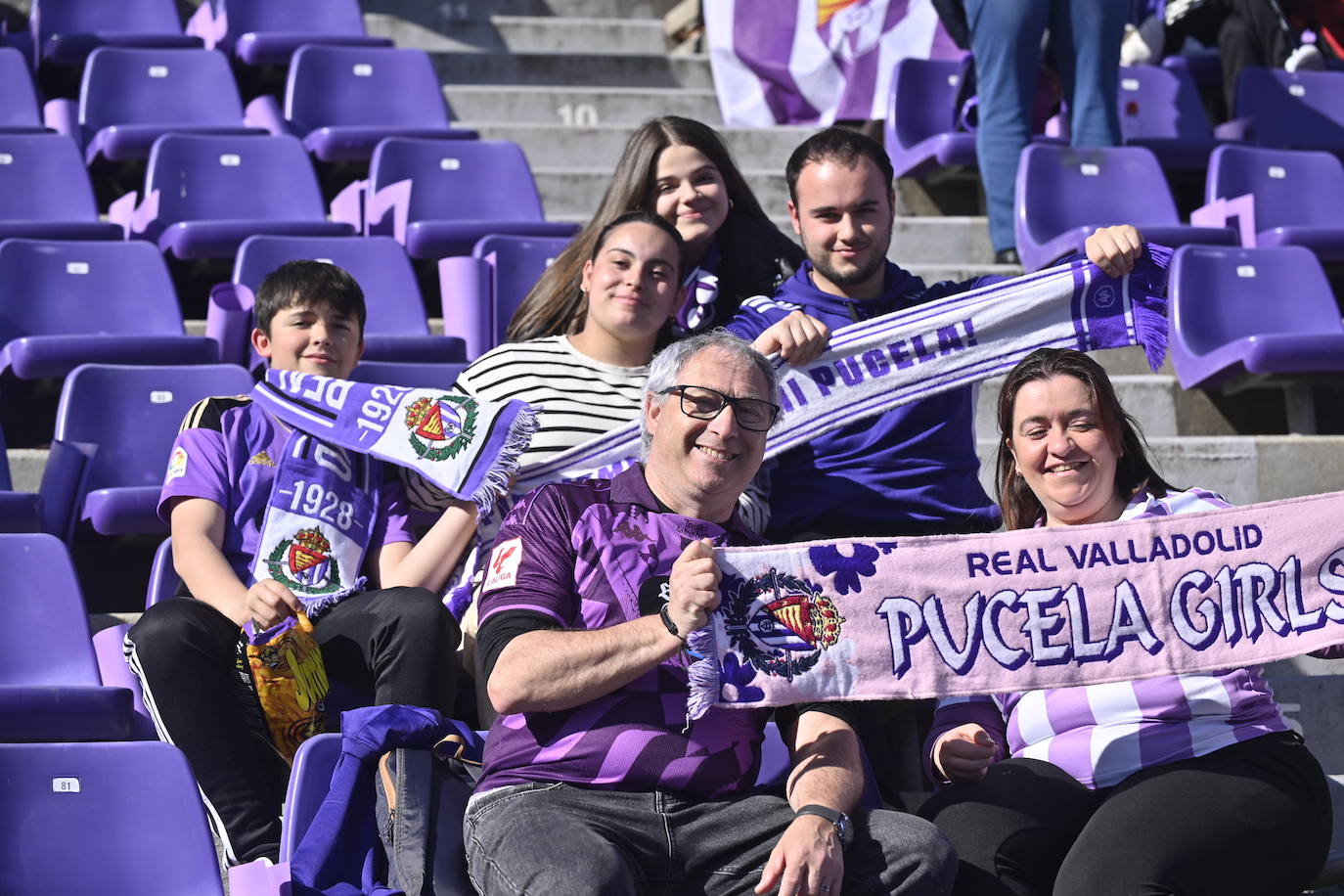 Búscate en la grada del estadio José Zorrilla (2/4)