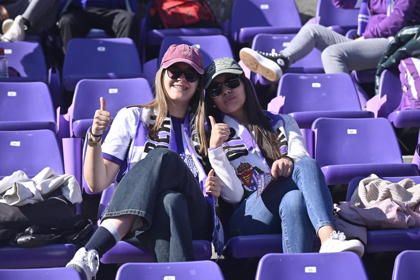 Búscate en la grada del estadio José Zorrilla (2/4)