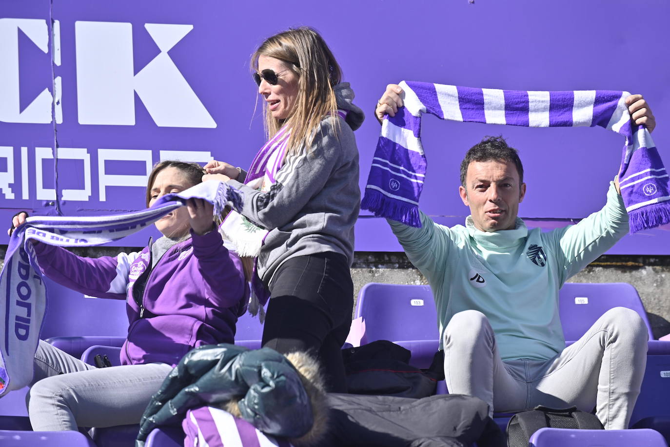 Búscate en la grada del estadio José Zorrilla (2/4)