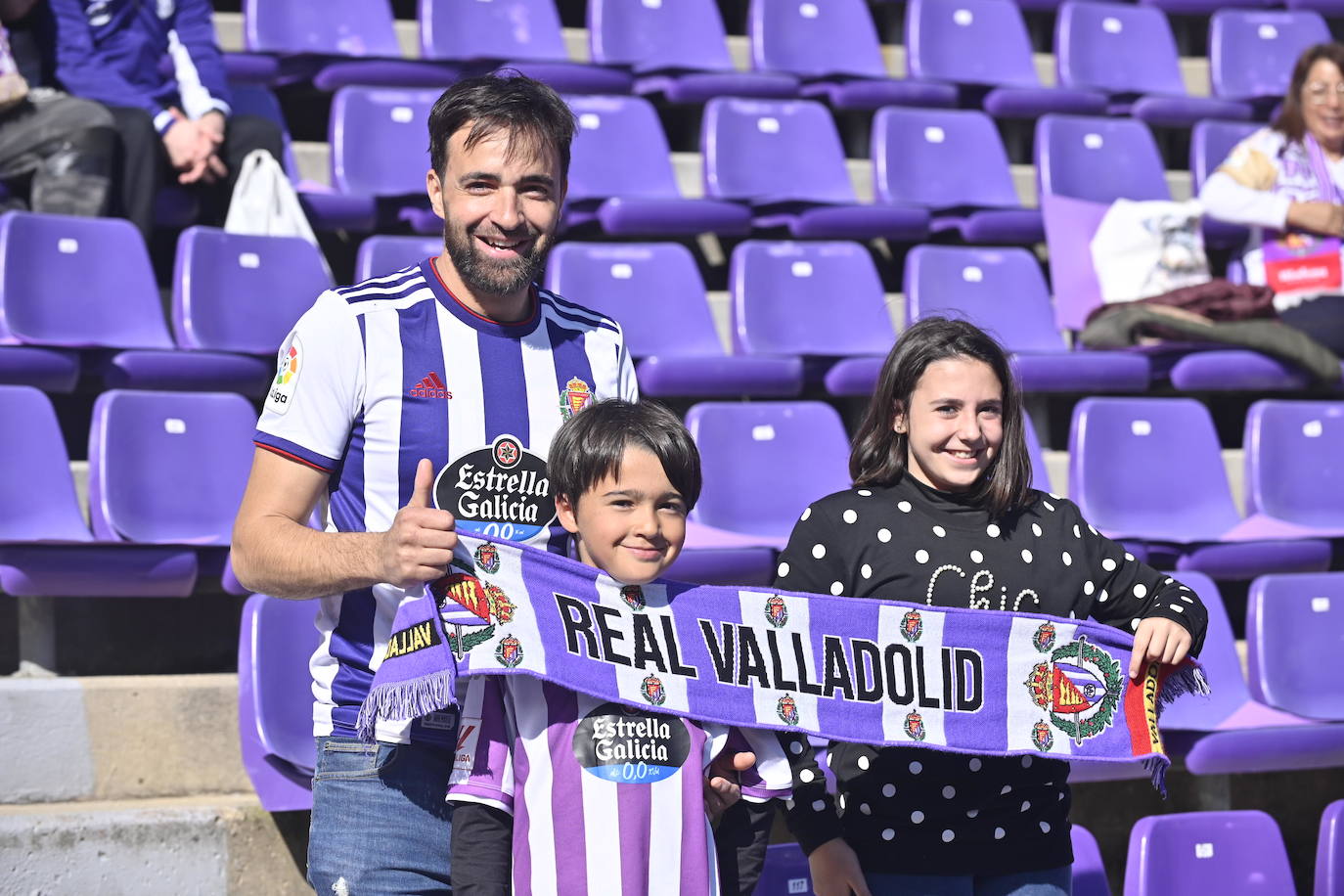 Búscate en la grada del estadio José Zorrilla (2/4)