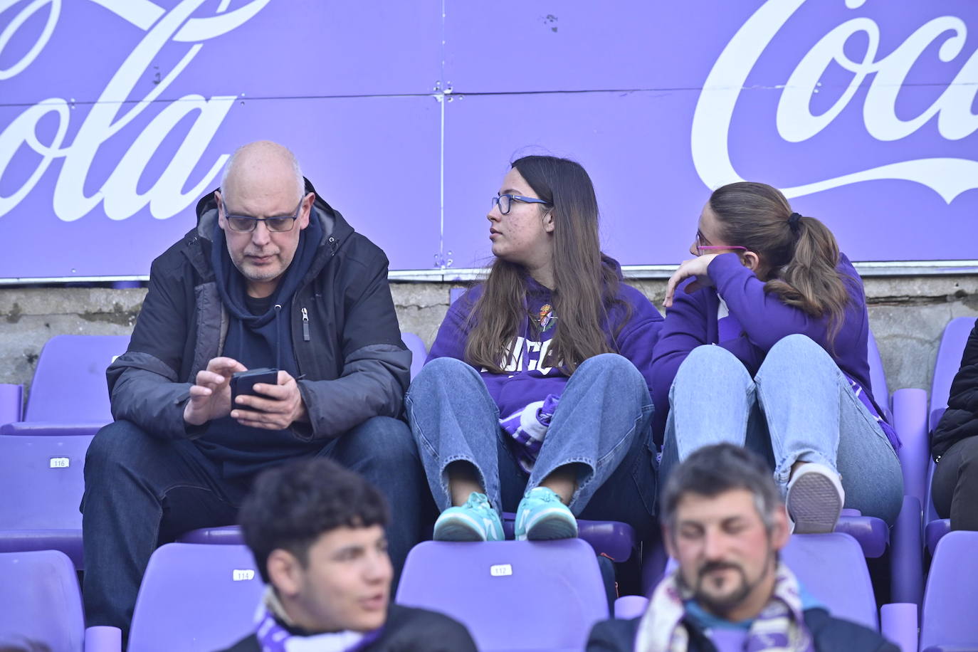 Búscate en la grada del estadio José Zorrilla (1/4)