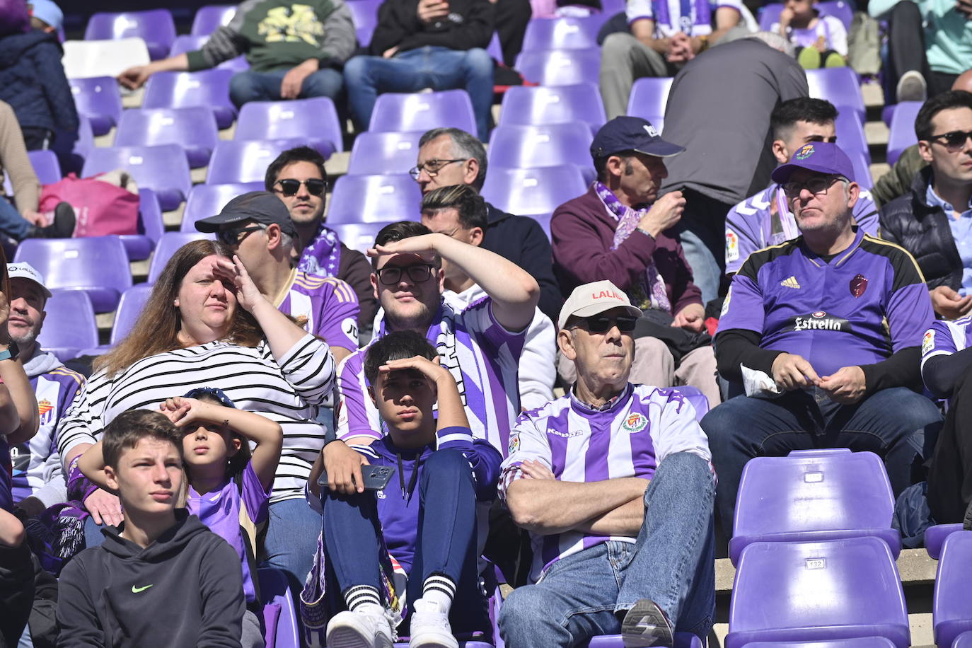 Búscate en la grada del estadio José Zorrilla (2/4)