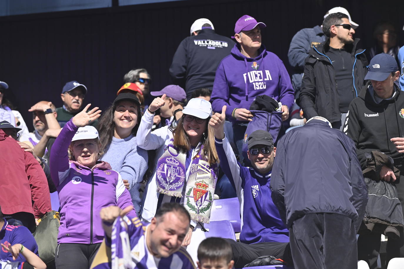 Búscate en la grada del estadio José Zorrilla (3/4)