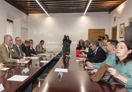 Reunión que mantuvo hace seis meses el grupo de trabajo para el desarrollo del polígono Prado del Hoyo.