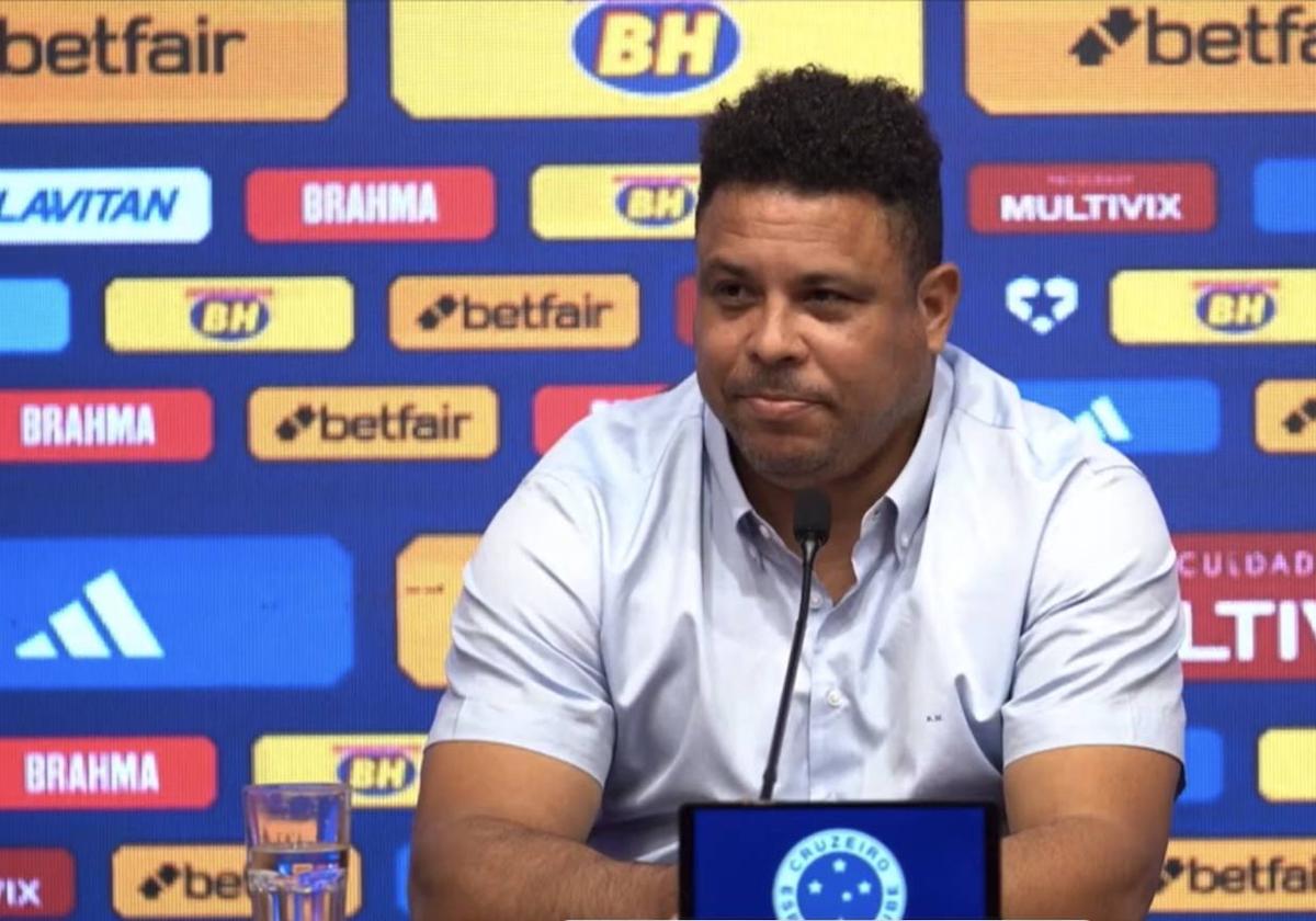 Ronaldo, durante la comparecencia en la que anunció la venta del Cruzeiro brasileño