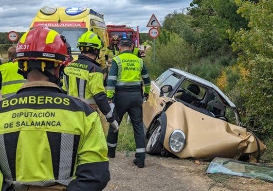 Una mujer de 63 años muere tras un accidente de coche en El Bodón (Salamanca).