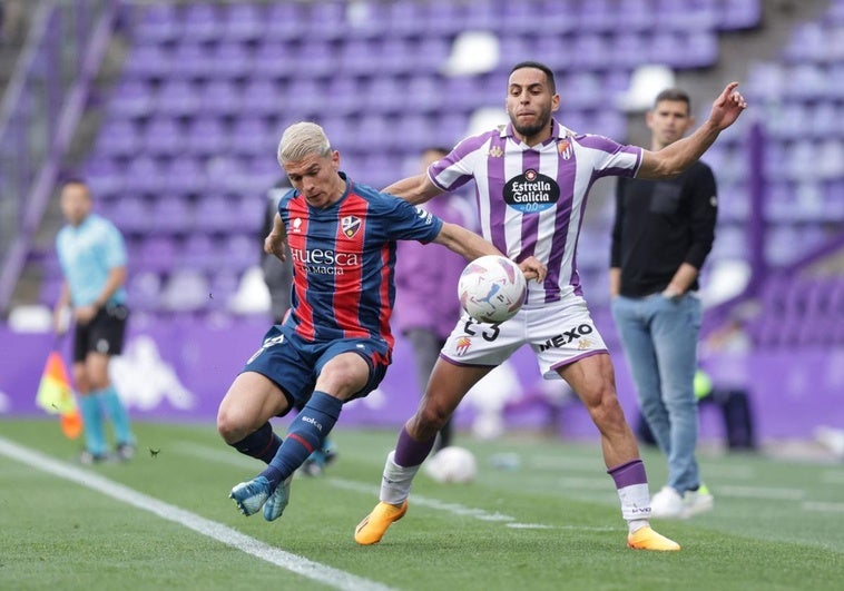 Anuar, en el choque ante la SD Huesca.