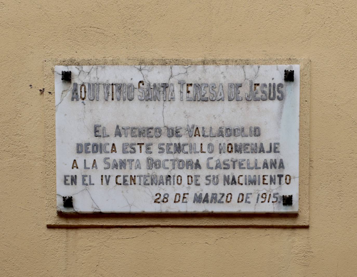 Un paseo en imágenes por la calle Rondilla de Santa Teresa de Valladolid