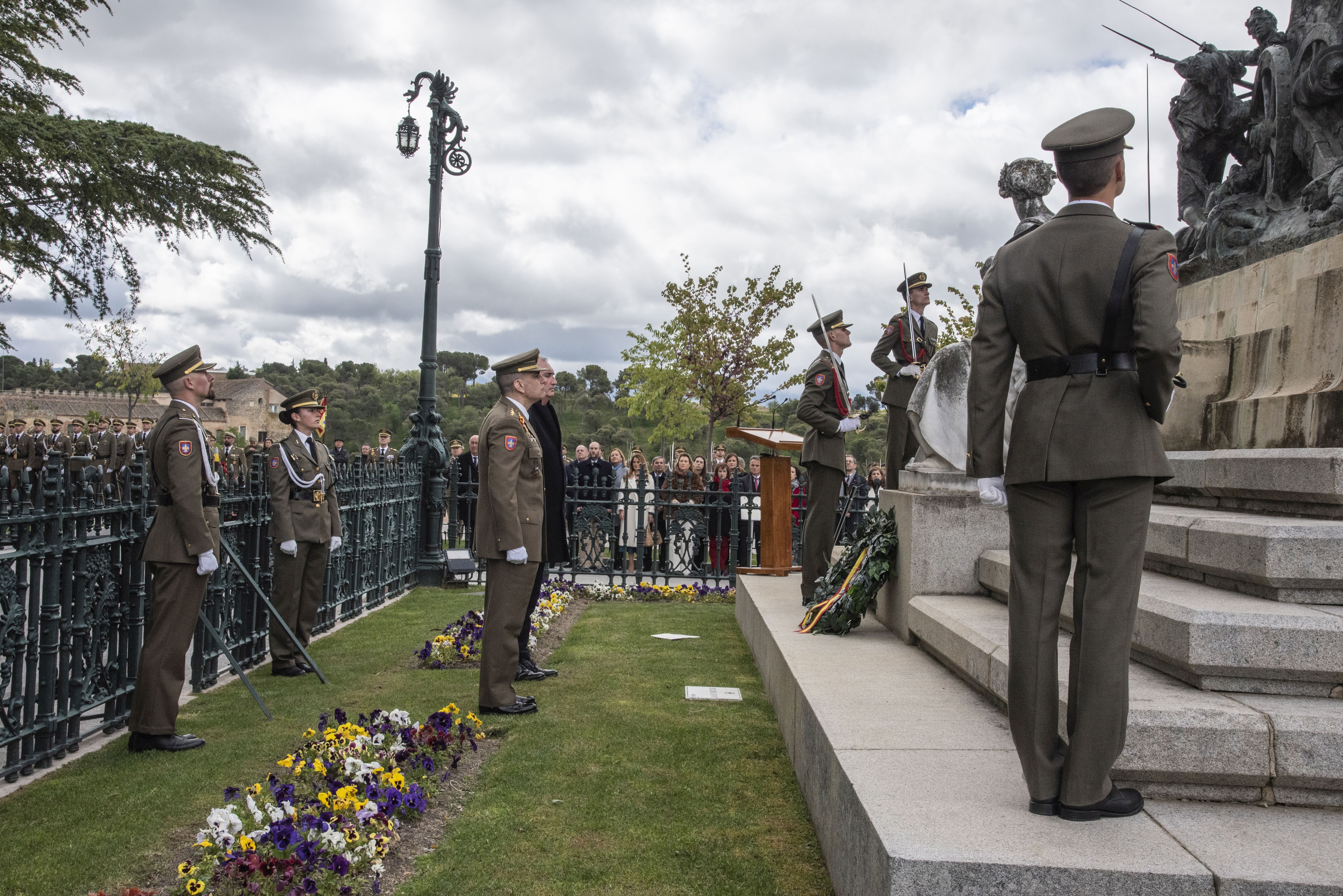 El homenaje a Daoiz y Velarde, en imágenes
