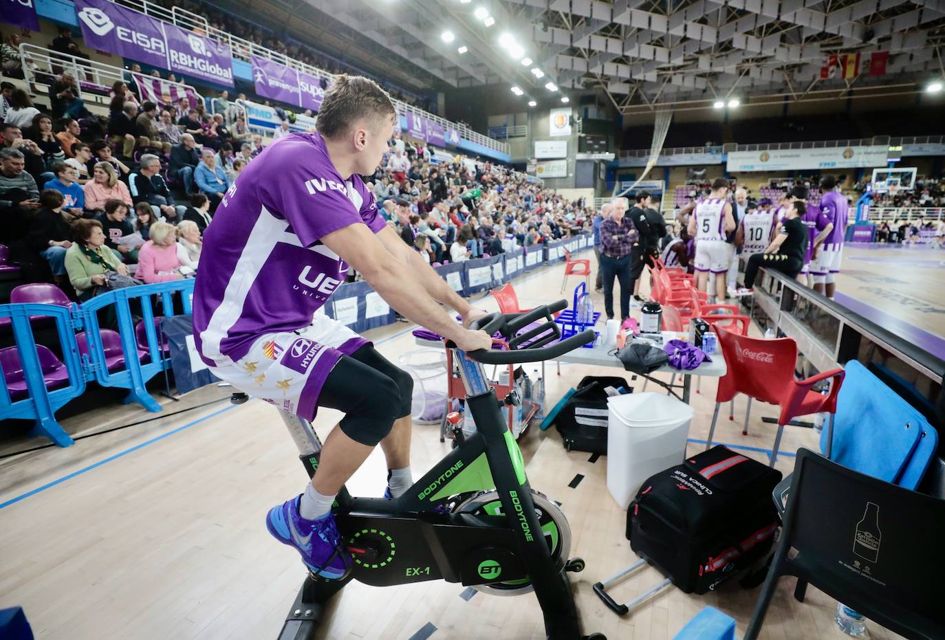 El partido del Real Valladolid Baloncesto contra el Oviedo en imágenes