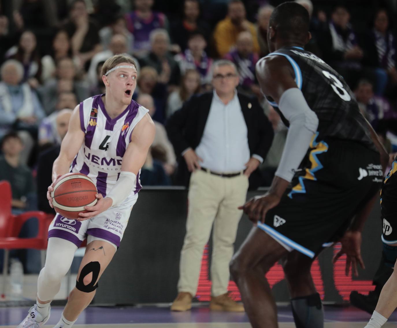 El partido del Real Valladolid Baloncesto contra el Oviedo en imágenes