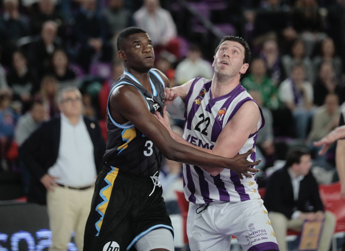 El partido del Real Valladolid Baloncesto contra el Oviedo en imágenes