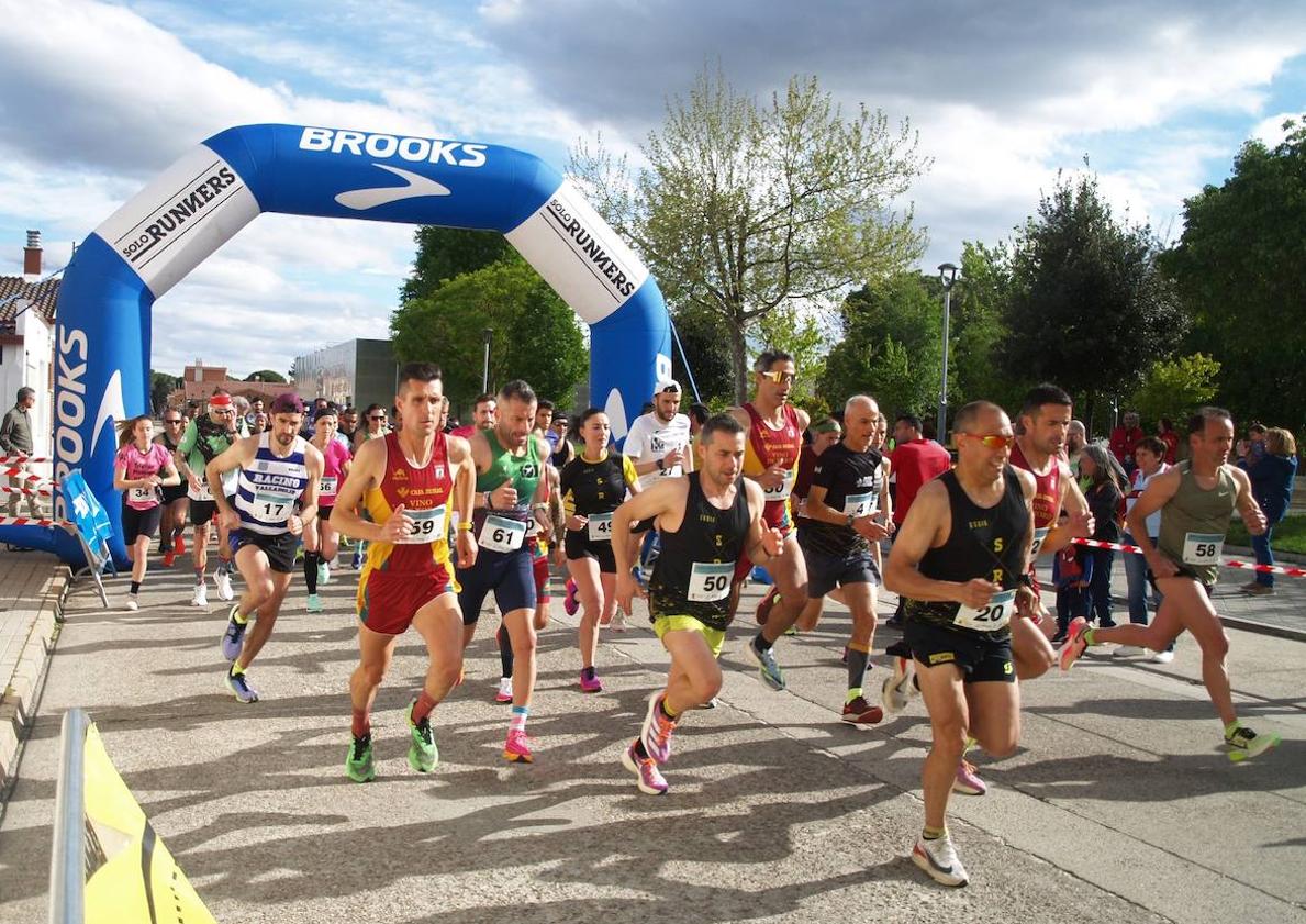 Imagen principal - Diego Morejón y Bego Usabiaga dominan en la carrera del Piñón