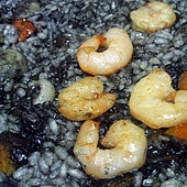 Arroz negro con gambas y calamar