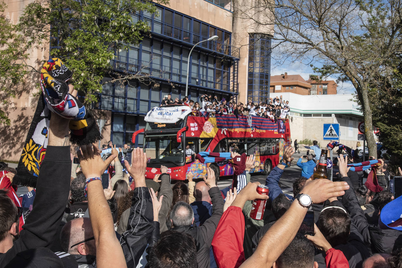 Las fotos de la celebración del ascenso en la plaza de la Segoviana