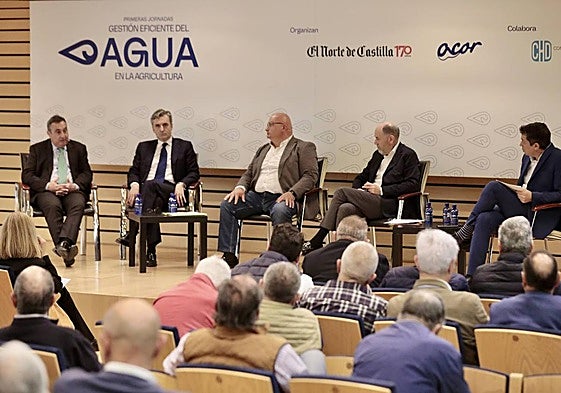 Rafael Sáez (Itacyl), Ángel González (CHD), Armando Caballero (Regantes Aguas Subterráneas), Jesús Posadas (Acor) y Eduardo Gordaliza (Acor).
