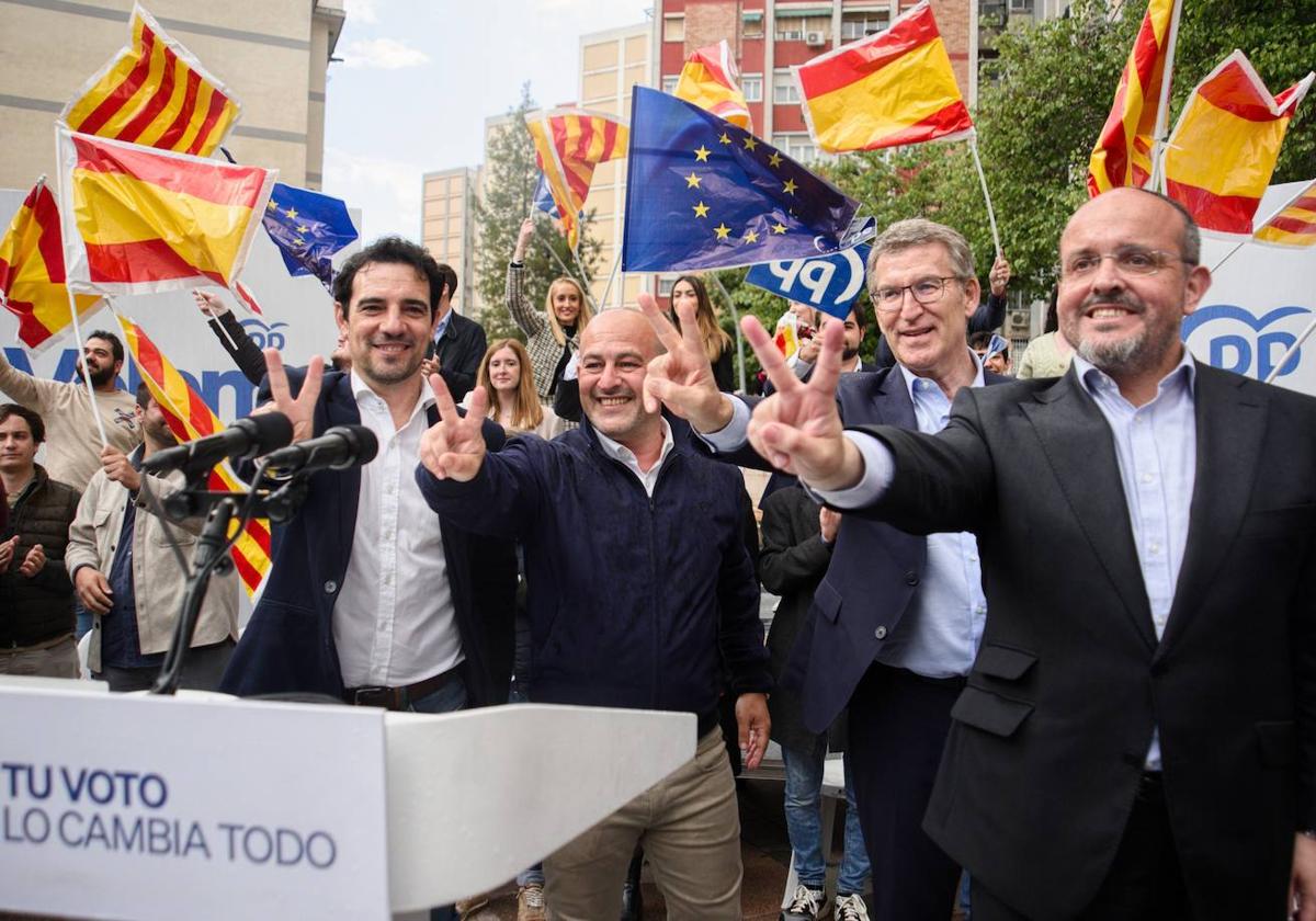 Feijóo participa en un mitin del PP en Cornellà de Llobregat (Barcelona).