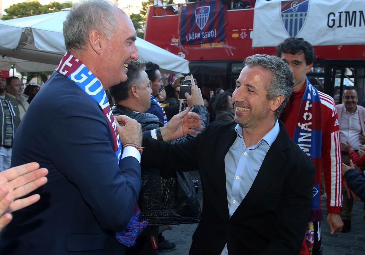 José Mazarías y Agustín Cuenca, este lunes en la Plaza Mayor.