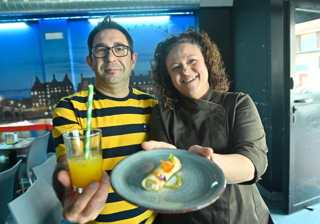 Juan Cristóbal y Sara Negro, del bar 'London Café'.