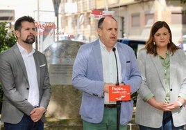 Luis Tudanca, José Luis Aceves y Clara Martín, este miércoles en Segovia.