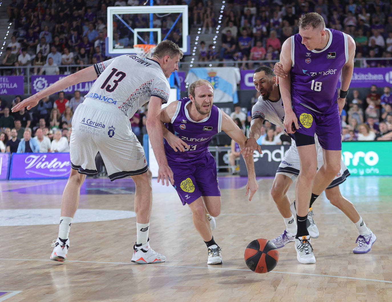 El Pabellón de Palencia se despide de la ACB con una derrota