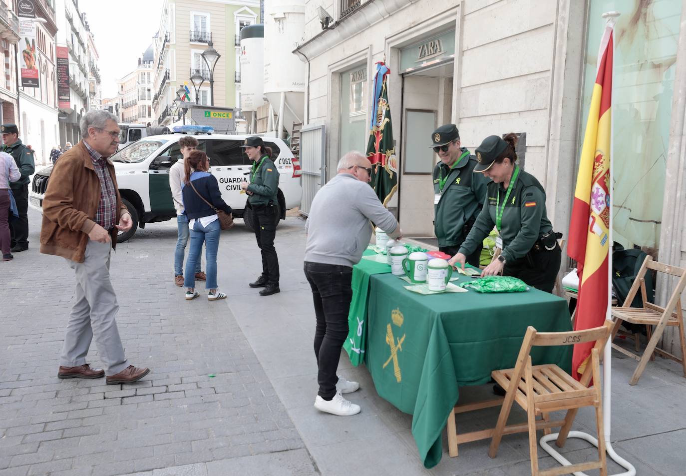 La cuestación contra el cáncer en Valladolid, en imágenes