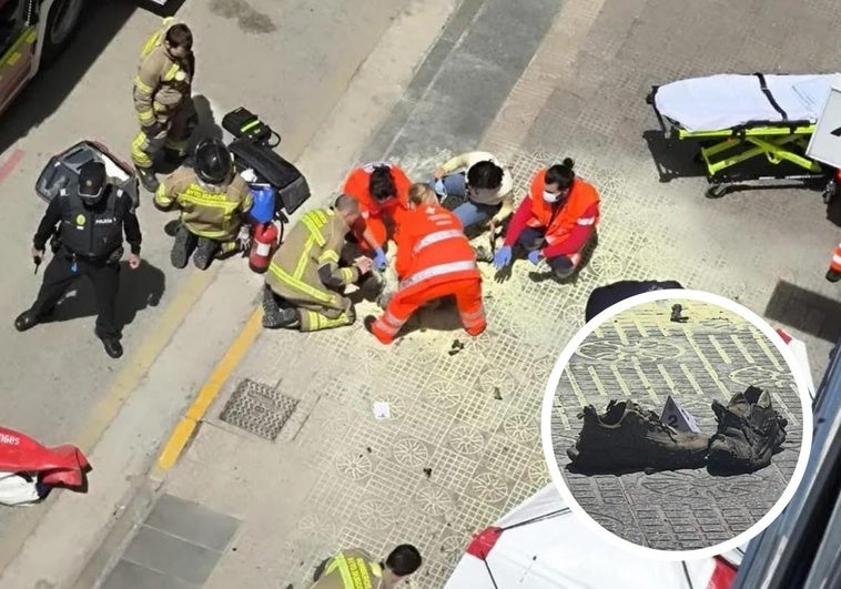 Los sanitarios atienden al hombre que se quemó a lo bonzo el miércoles en Burgos y detalle del calzado junto a las marcas de la Policía Científica.