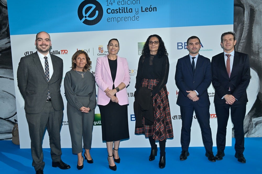 BBVA: José Fernández, Marta García, Guadalupe Hernández, Claudia Arias, Antonio Puerto y Ángel Oliveros.