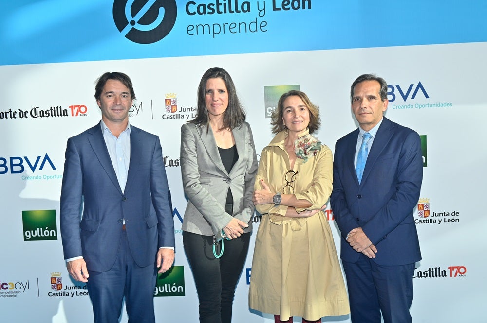 Santiago Toca, de Aon, y del Instituto para la Competitividad Empresarial de Castilla y León Laura Martínez, Cristina Cebrián y Augusto Cobos.