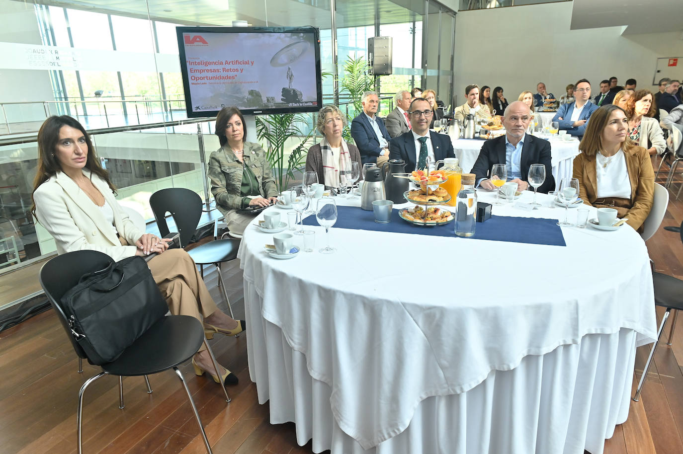 Yaiza Calleja, María Eugenia López, Isabel Clavero, Andrés Manuel Velarde, Víctor Caramanzana y Marta Mateo.