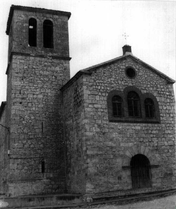 Imagen secundaria 2 - Panorámicas de Pedrajas de San Esteban e iglesia parroquial en los años 70.