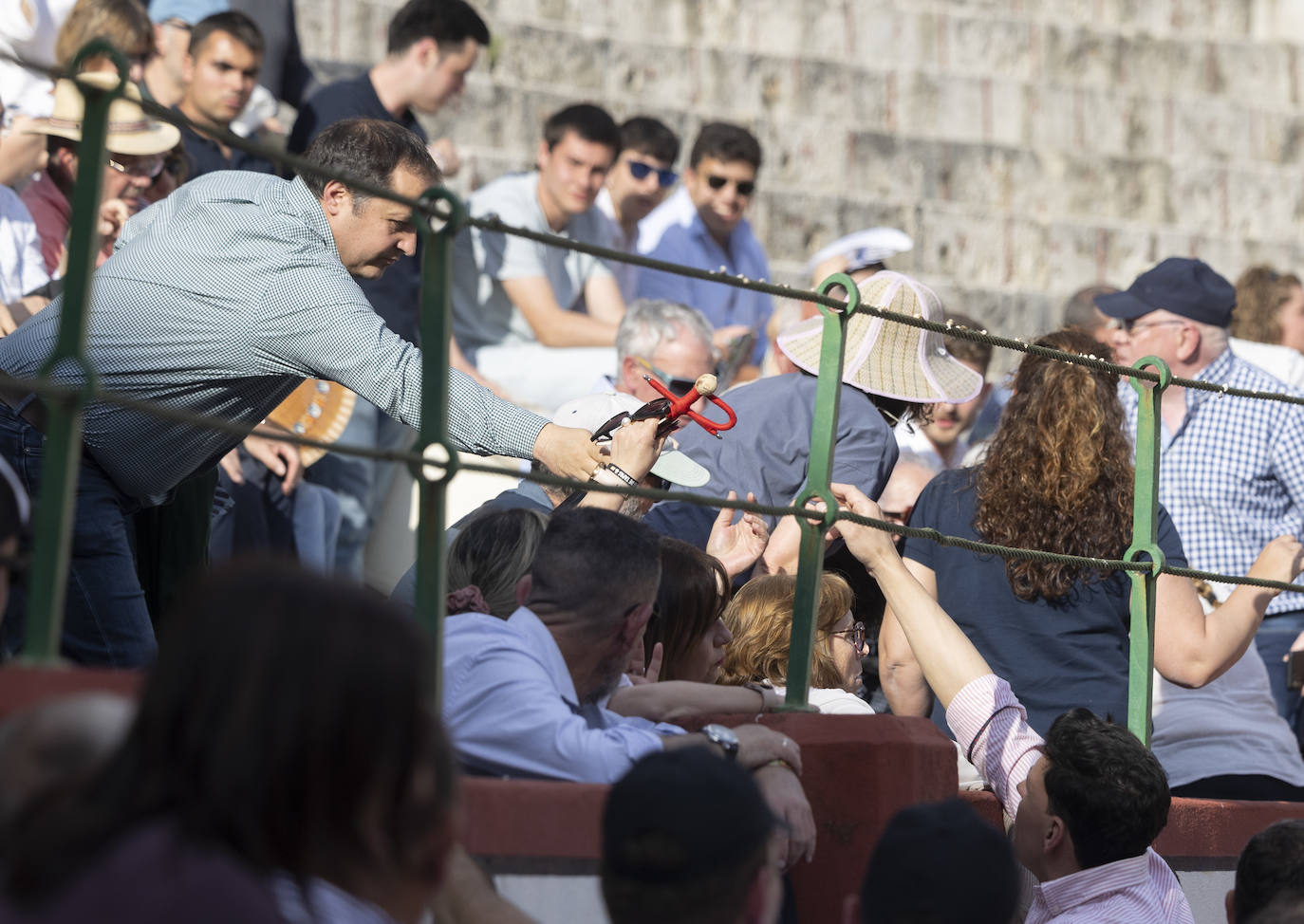 Un recorrido en imágenes de la novillada en la plaza de Toros