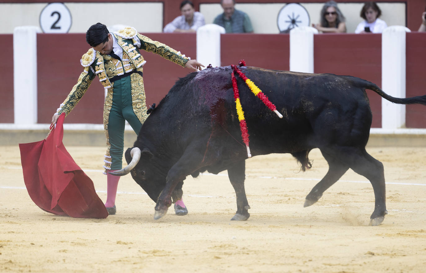 Un recorrido en imágenes de la novillada en la plaza de Toros