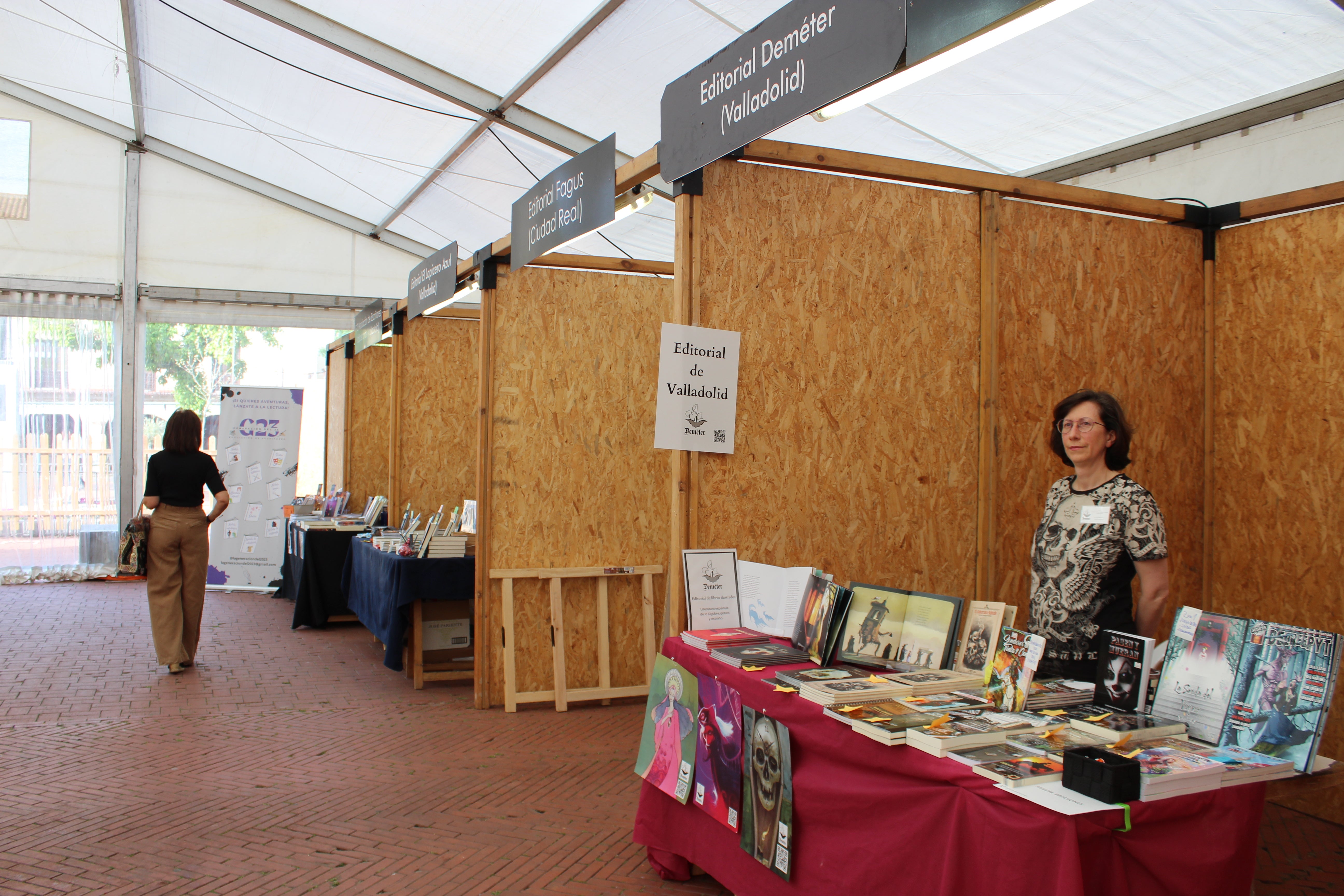 Expositores de la Feria del Libro de Medina del Campo