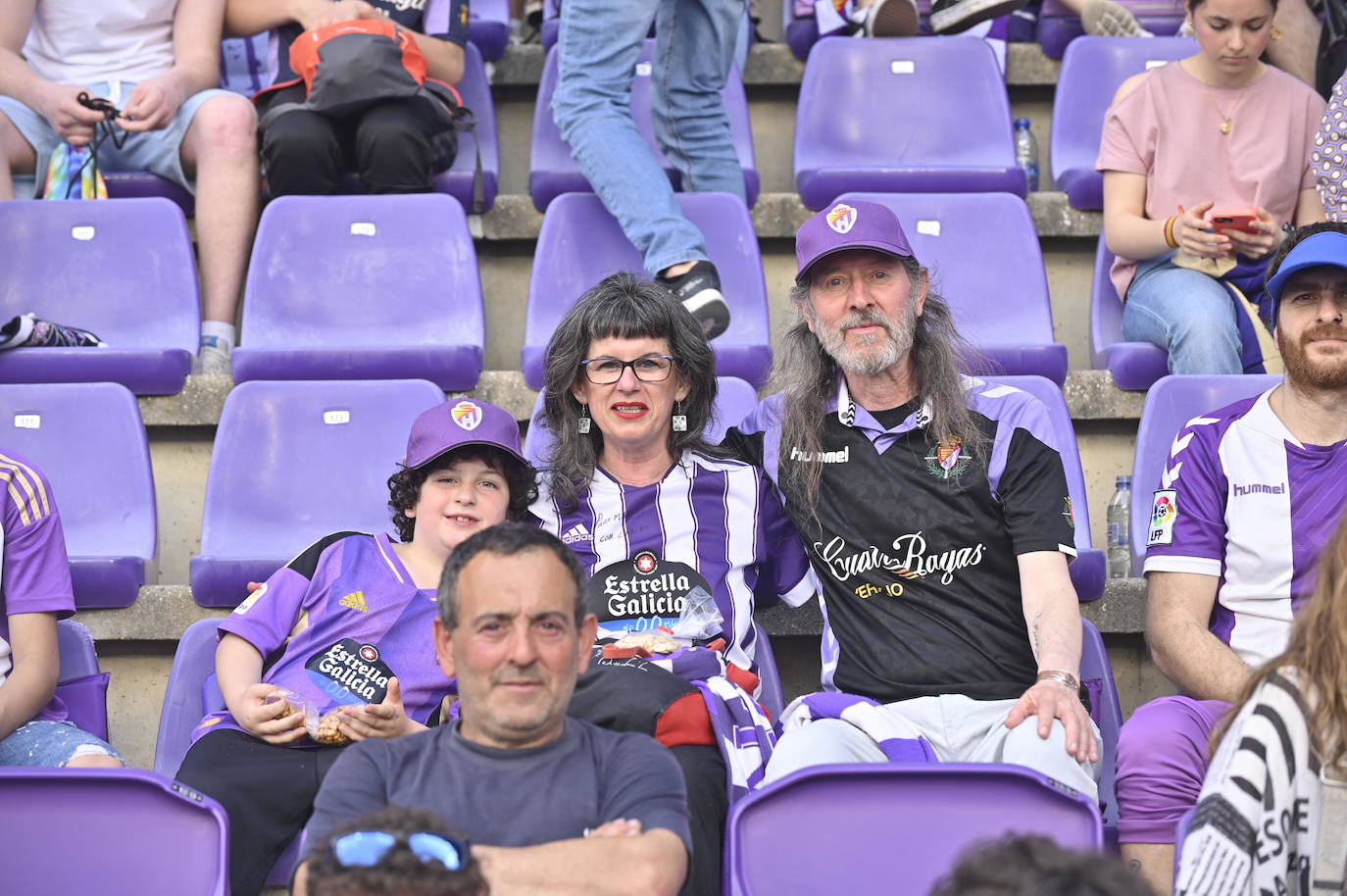 Búscate en la grada del estadio José Zorrilla (1/4)