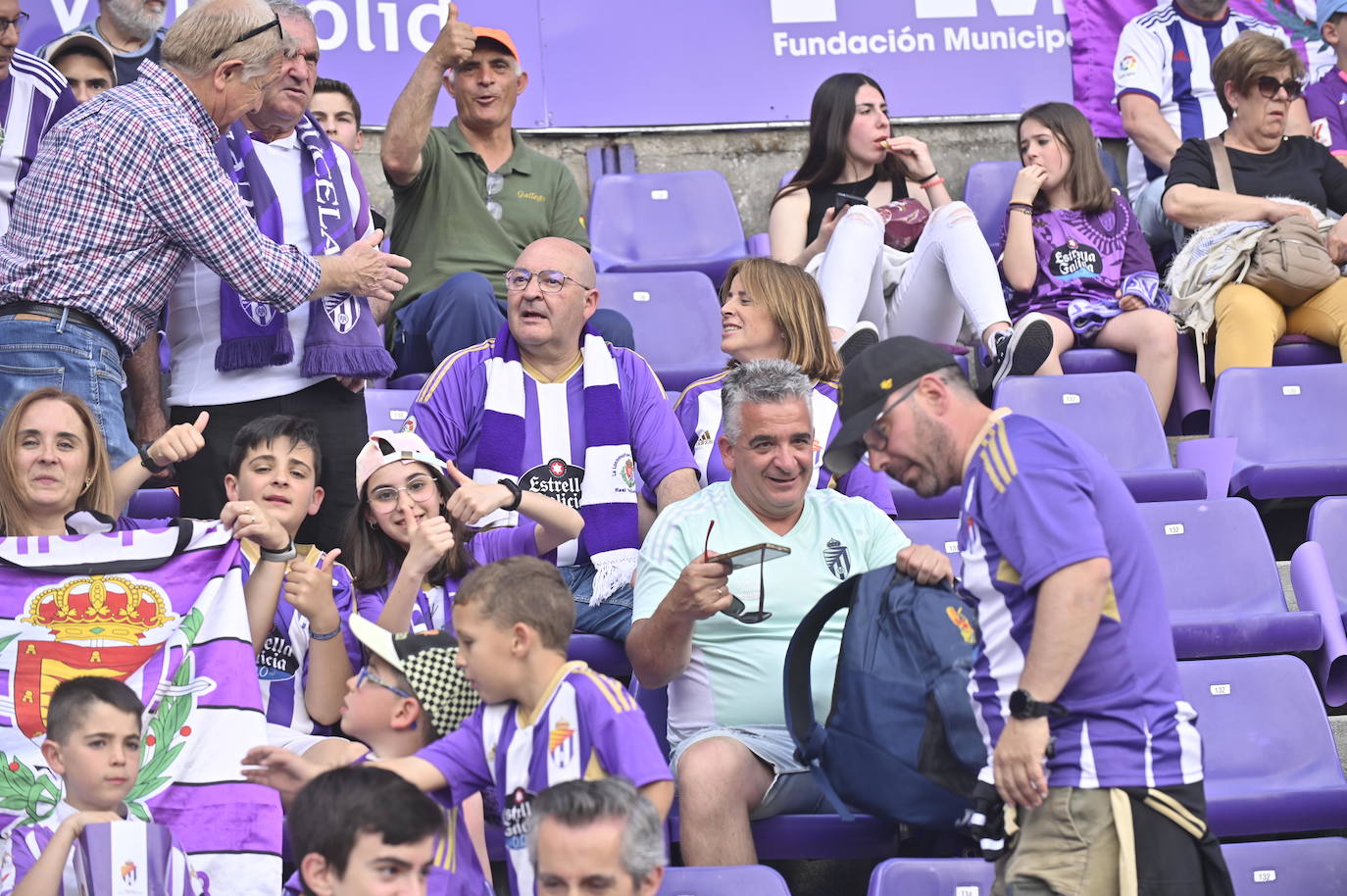 Búscate en la grada del estadio José Zorrilla (1/4)