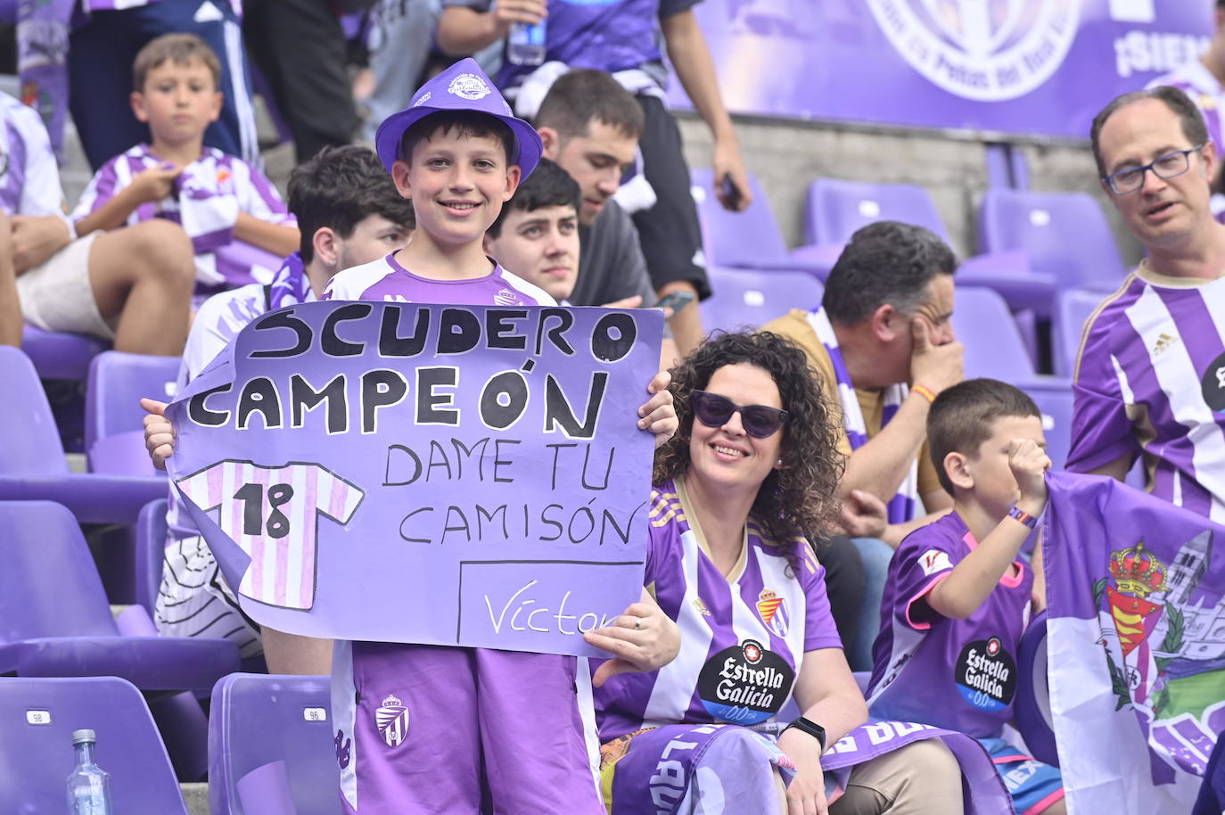 Búscate en la grada del estadio José Zorrilla (2/4)